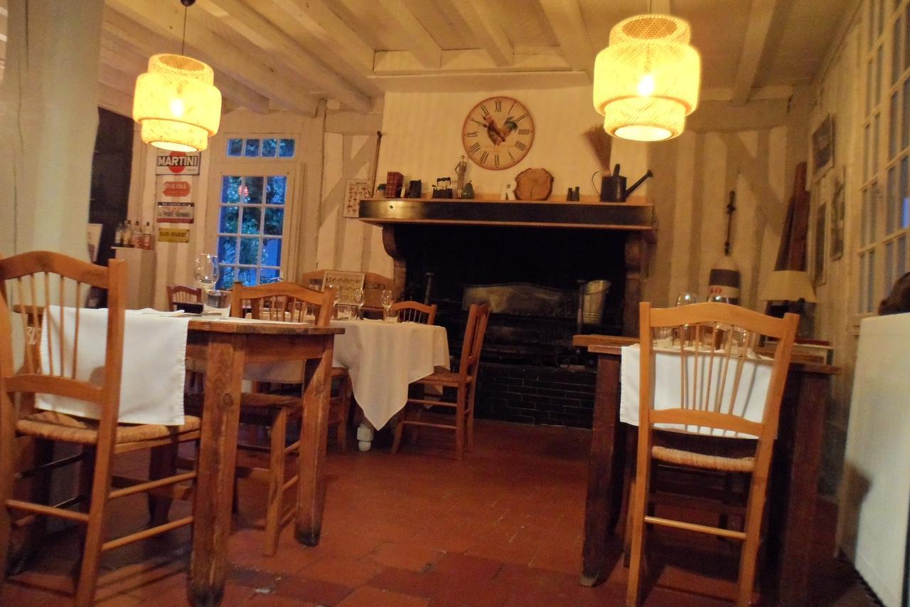 Hôtel et RESTAURANT traditionnel L' Escalandes Lesperon (Landes) Exterior foto